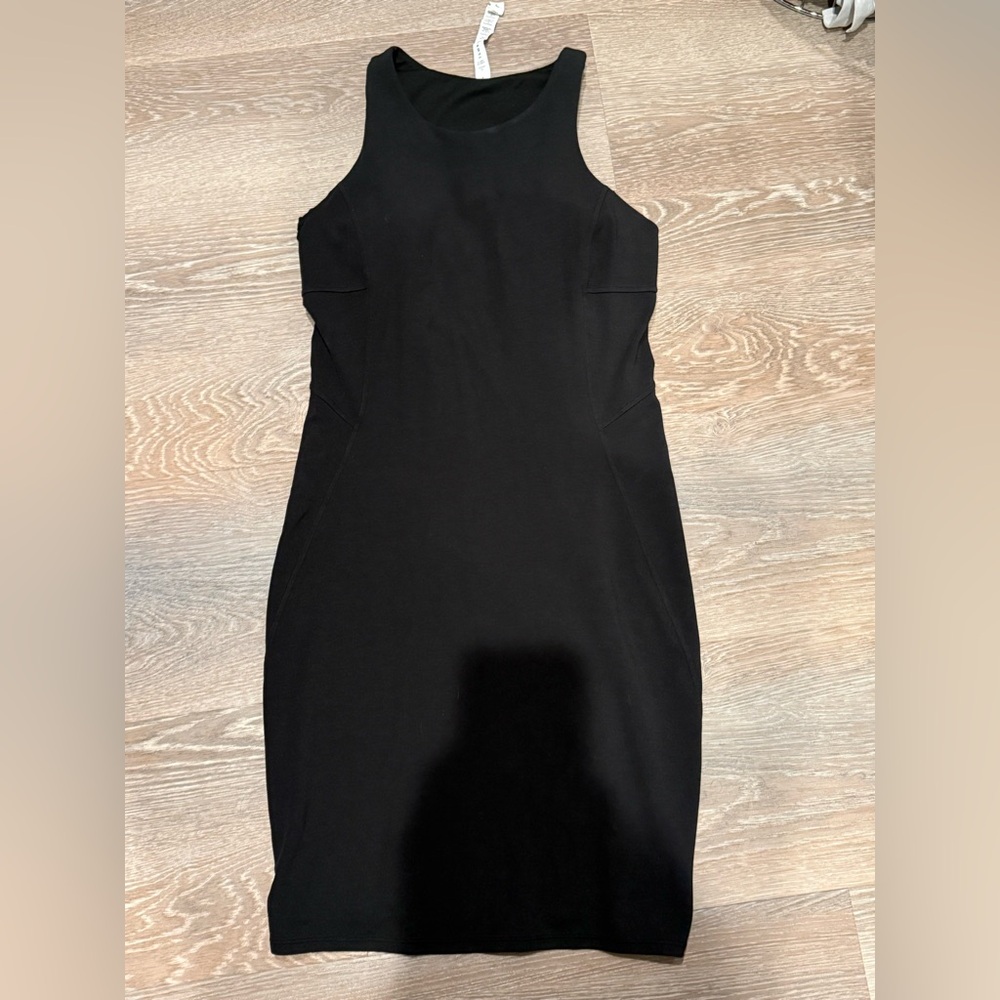 Lululemon slim-fit Above-knee dress, size 8, black, worn once
